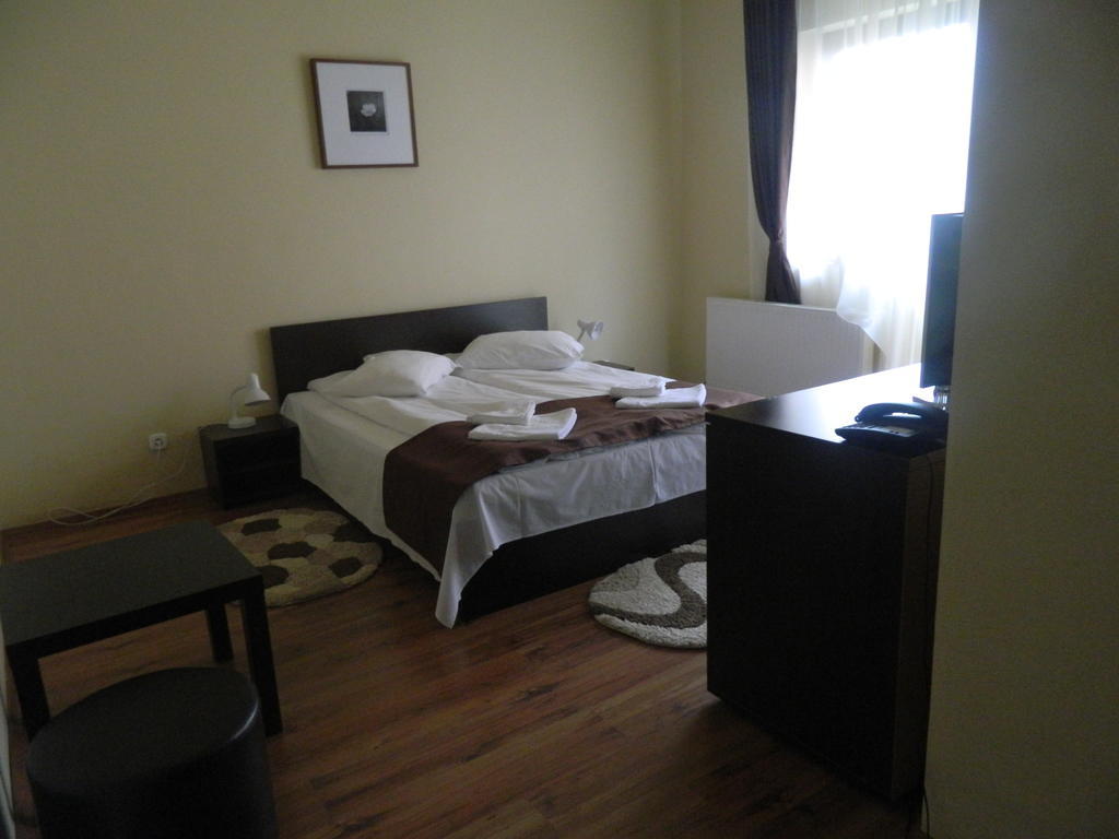 Pensiunea Casa Cu Flori Cisnadioara Quarto foto