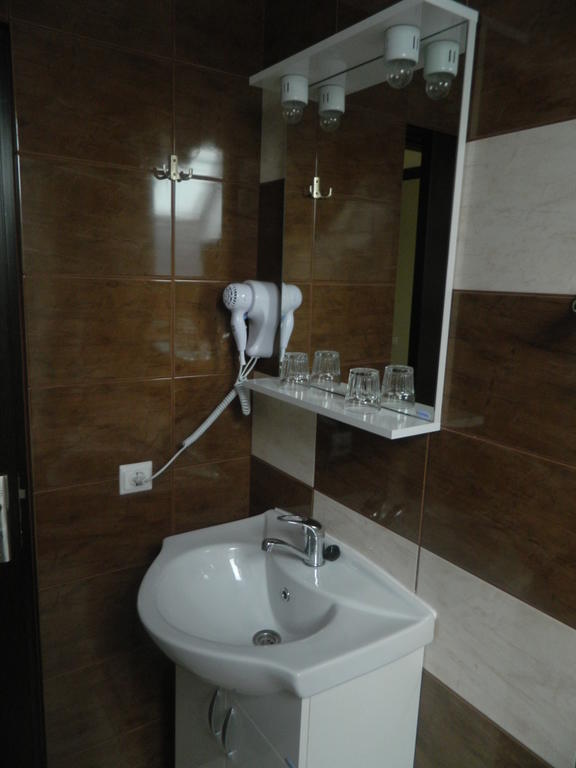 Pensiunea Casa Cu Flori Cisnadioara Quarto foto